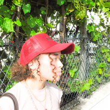 Load image into Gallery viewer, Trucker Cap Bordeaux
